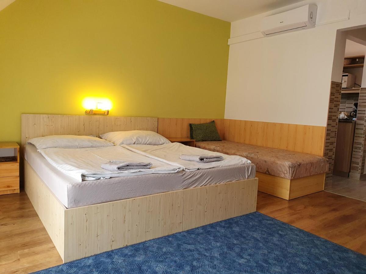 Laguna Apartmanhaz ヘーヴィーズ エクステリア 写真