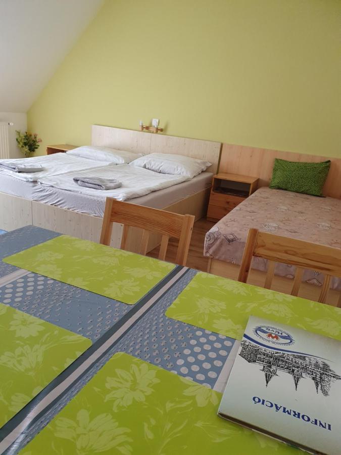 Laguna Apartmanhaz ヘーヴィーズ エクステリア 写真