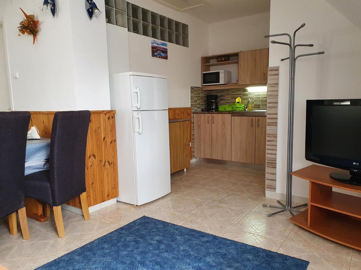 Laguna Apartmanhaz ヘーヴィーズ エクステリア 写真