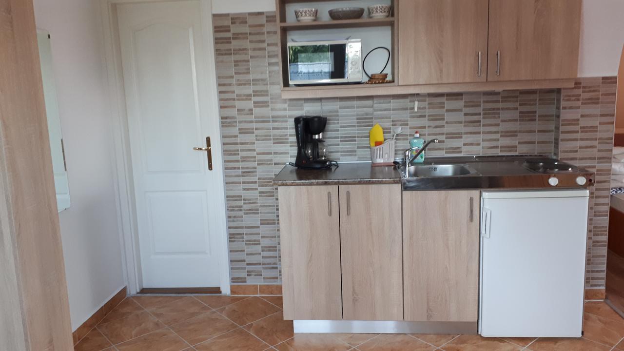 Laguna Apartmanhaz ヘーヴィーズ エクステリア 写真