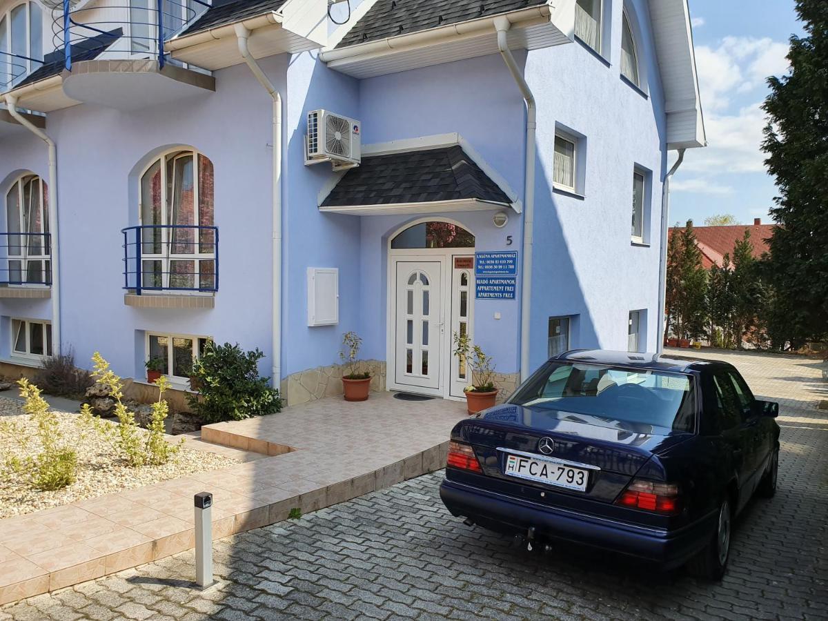 Laguna Apartmanhaz ヘーヴィーズ エクステリア 写真